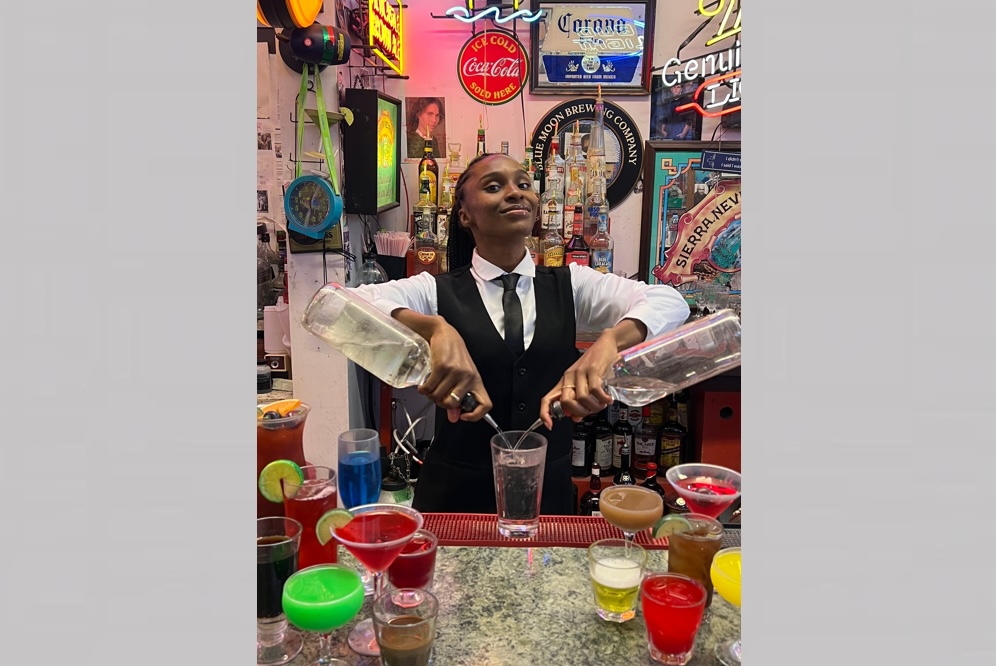 Luxurious Holiday Mocktail Mixology Class