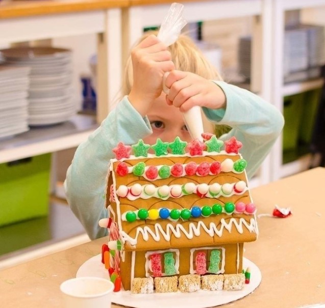 Gingerbread House Decorating (Ages 2-8 with Caregiver)