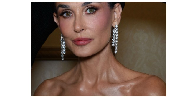 Private Full Glam Celebrity Style Makeup (3.5 Hrs)