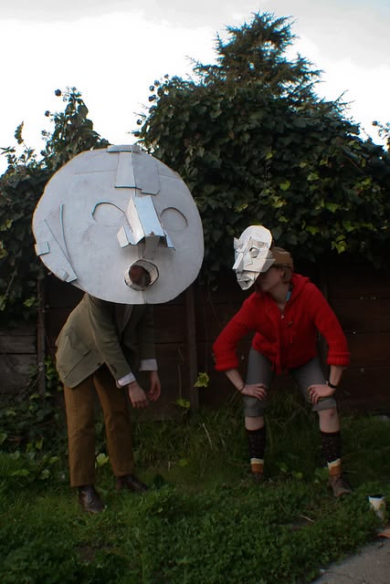 Between Body and Object: Constructing Wearable Sculpture