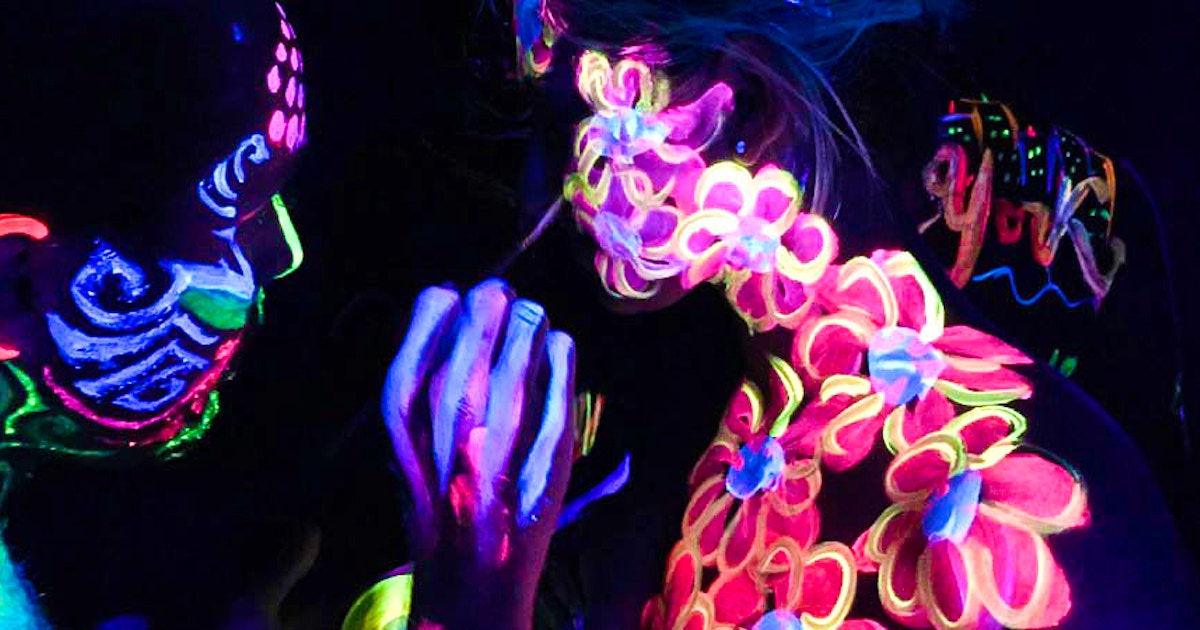 Paint in the Dark™: UV Body Painting for Couples [Class in NYC] @ DenArt