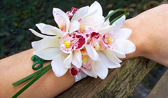 Here Comes the Bridal Floral