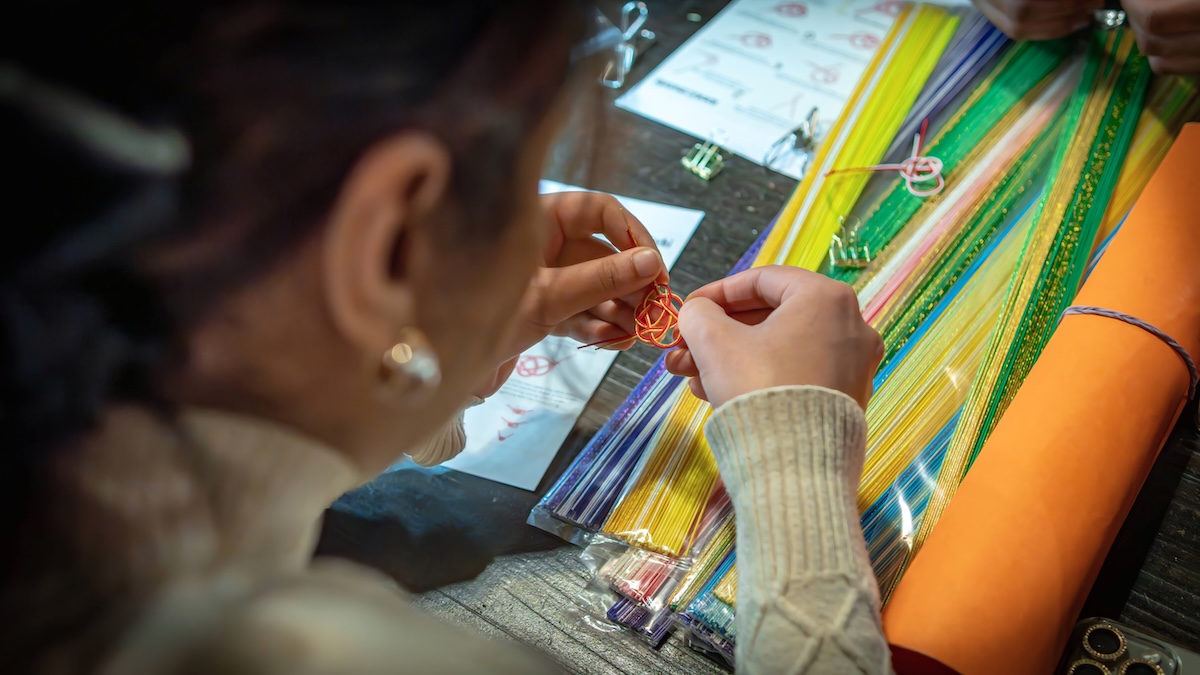 Mizuhiki: Japanese Decorative Knots Making