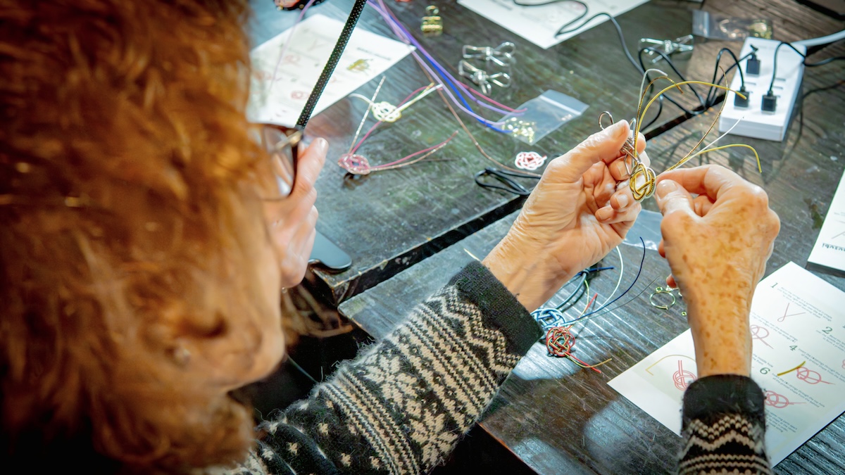 Mizuhiki: Japanese Decorative Knots Making