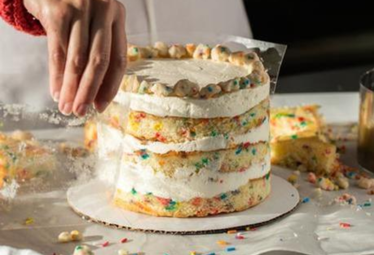 Nothing beats the Milk Bar birthday cake 🎂 : r/DessertPorn