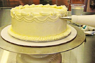 Cake Decorating & Buttercream Technique (Hands On)