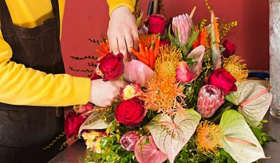Holiday Floral Design [Class in Los Angeles] East Los Angeles College