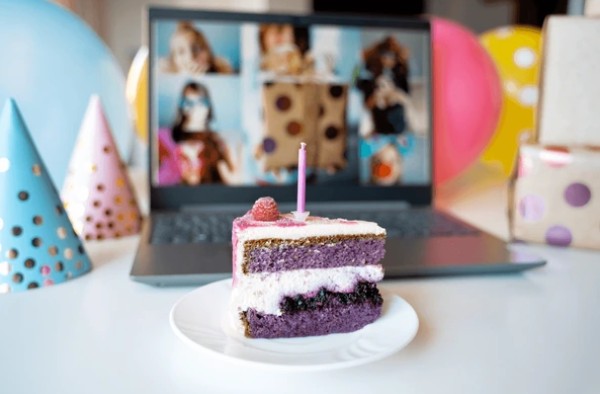 holiday cake deco.jpg