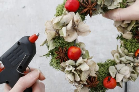 moss wreath3.jpg