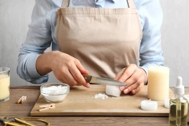 scented candle making.jpg