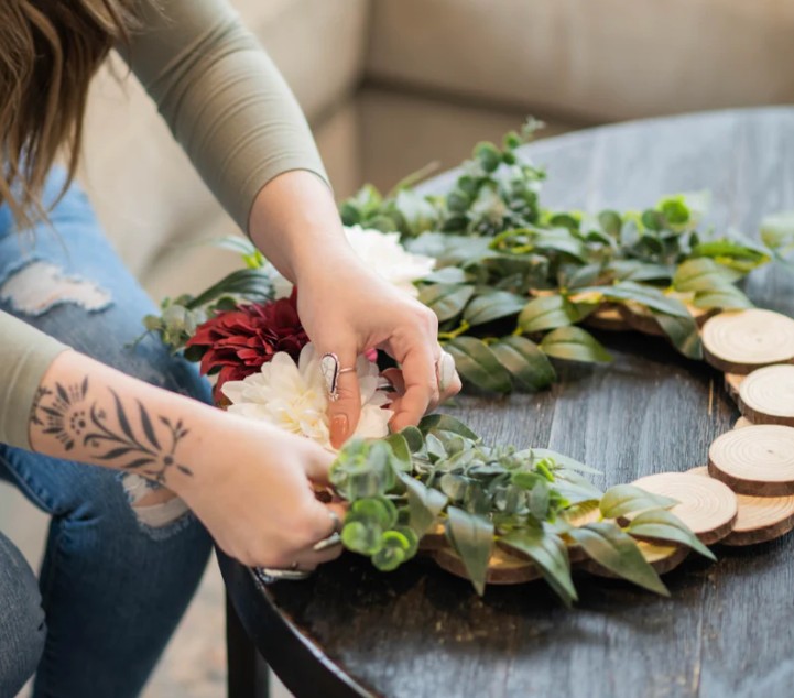 wood slice wreath.jpg