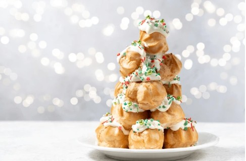 NYC: Cream Puff Christmas Tree
