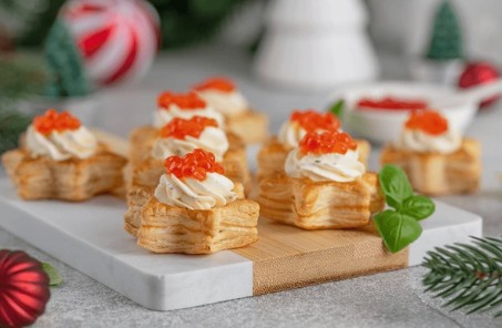 NYC: Holiday Cream Puff
