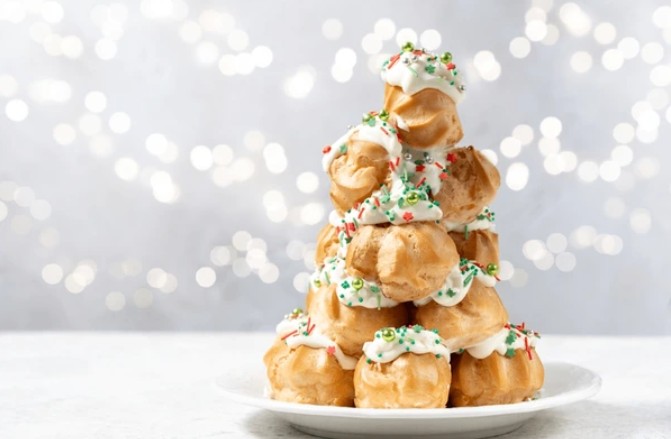 NYC: Holiday Cream Puff