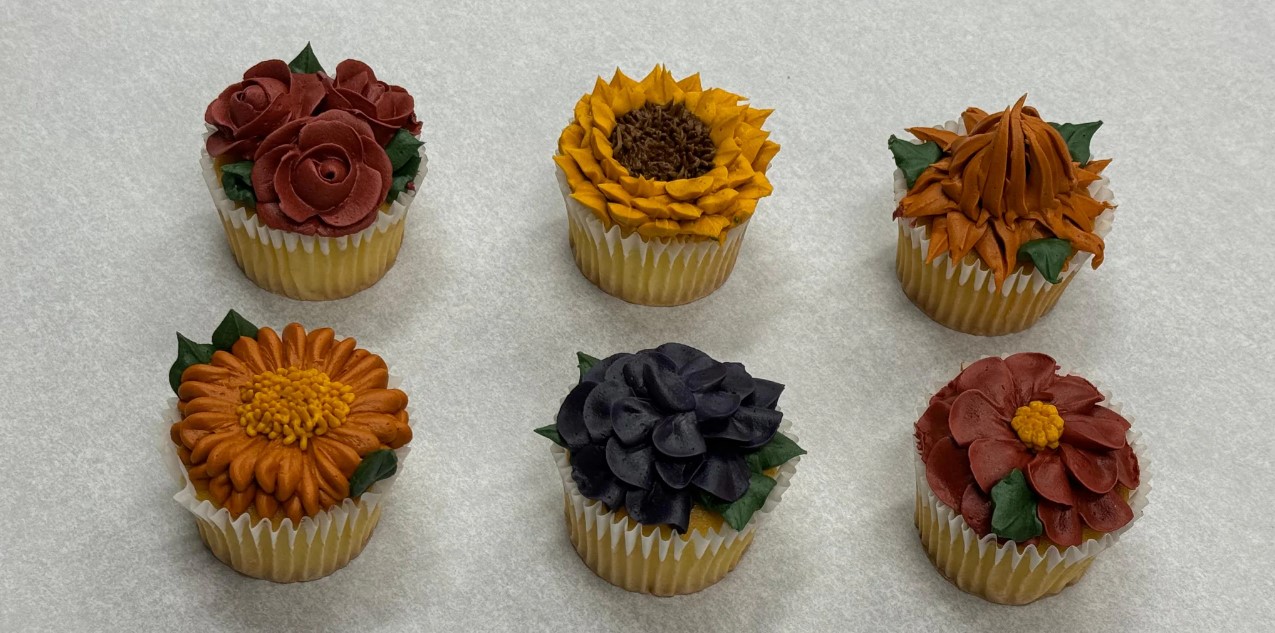 Fall Flower Cupcake Decorating