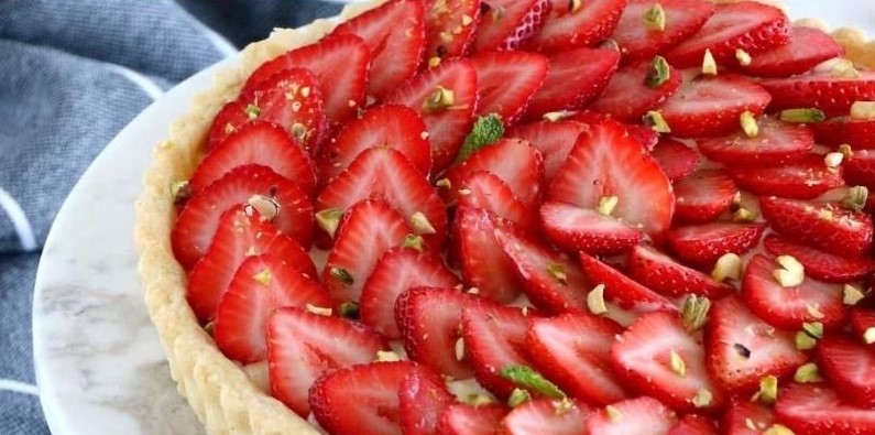 Keto-Friendly & Gluten Free Strawberry Tart
