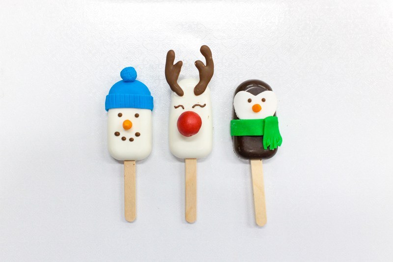Cake Popsicles
