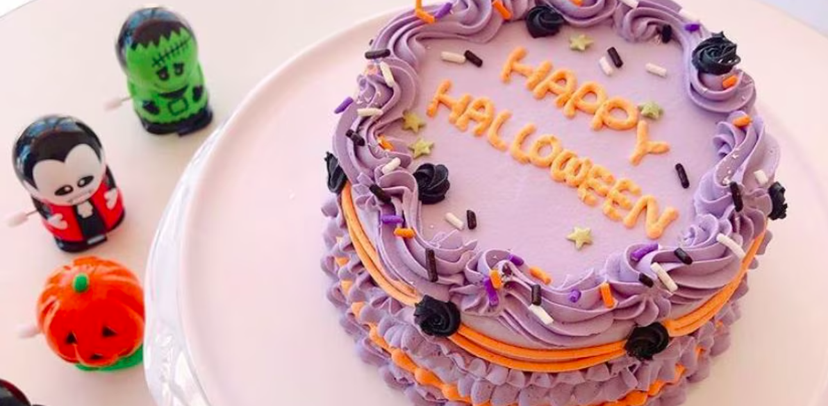 Halloween Vintage Cake Decorating