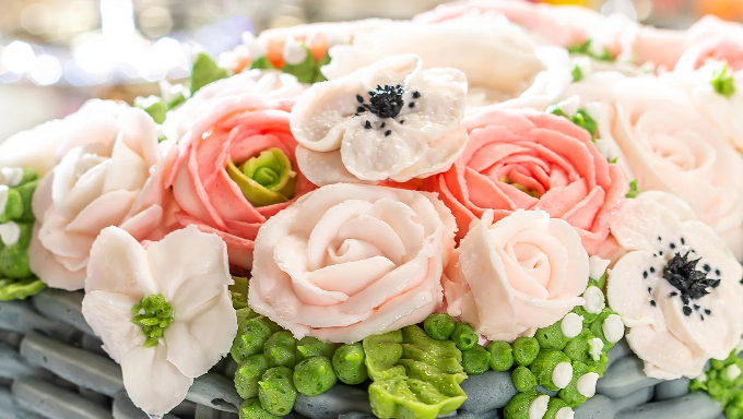 Buttercream Essentials: Buttercream Flowers