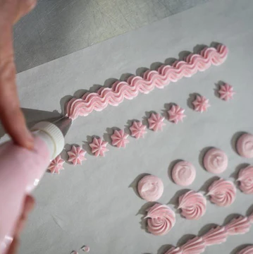 Buttercream Essentials: Piping Principles