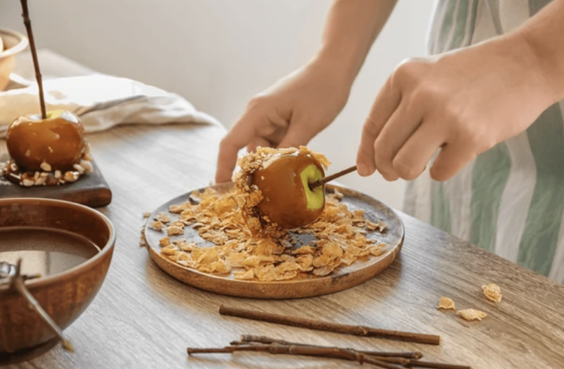 caramel apple2.png