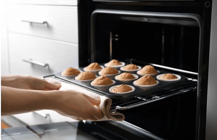 cupcake baking1.png