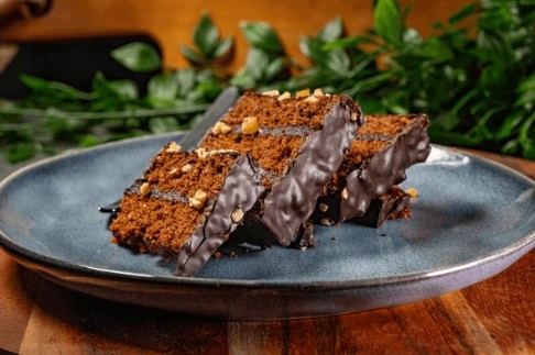 NYC: Gingerbread Man Cake