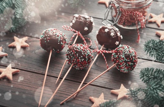 NYC: Holiday Ornament Cake Pop
