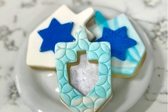 Hannukah Dreidel Cookies & Cupcakes