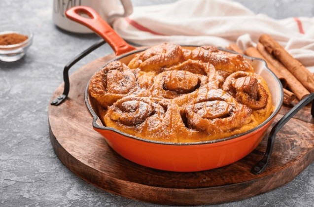pumpkin cinnamon roll2.jpg