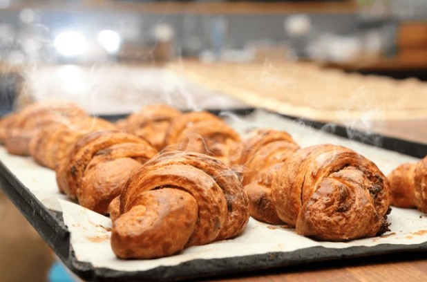 stuffed croissant4.jpg