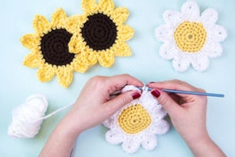 CraftJam Academy: Learn to Crochet w/ the Queen Stitch