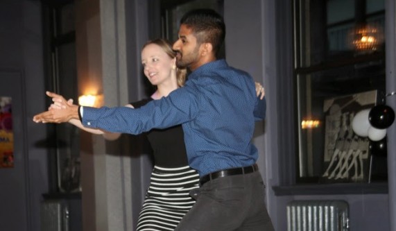 Newcomer Bachata & Waltz