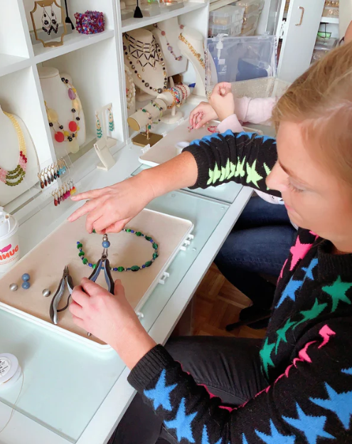 Jewelry-Making Class for Girls – Fun Friendship Bracelet Workshop