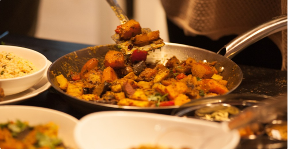 Cook the Best Lamb Vindaloo with Aloo Paratha