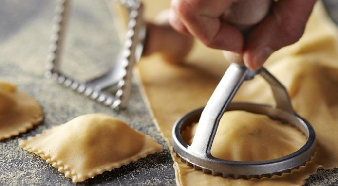 Handmade Ricotta Ravioli with Classic Marinara3.jpgimgE