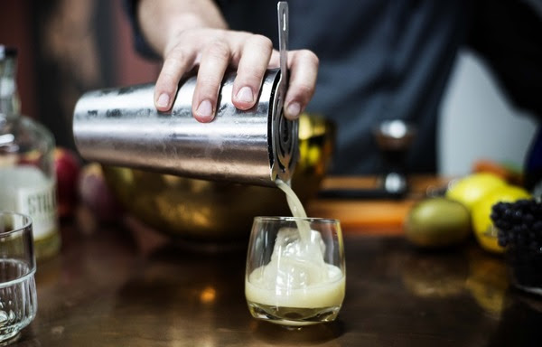 Mixology 101: Holiday Cocktails