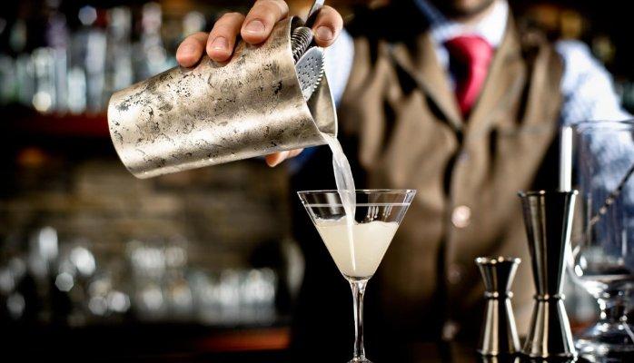 Mixology 101: Holiday Cocktails