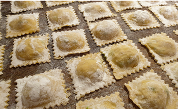 andmade Ravioli with Bolognese Sauce.pngimgE