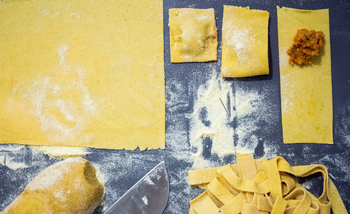 andmade Ravioli with Bolognese Sauce1.pngimgE