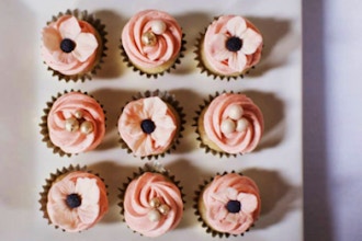 Cupcakes: Baking and Decorating