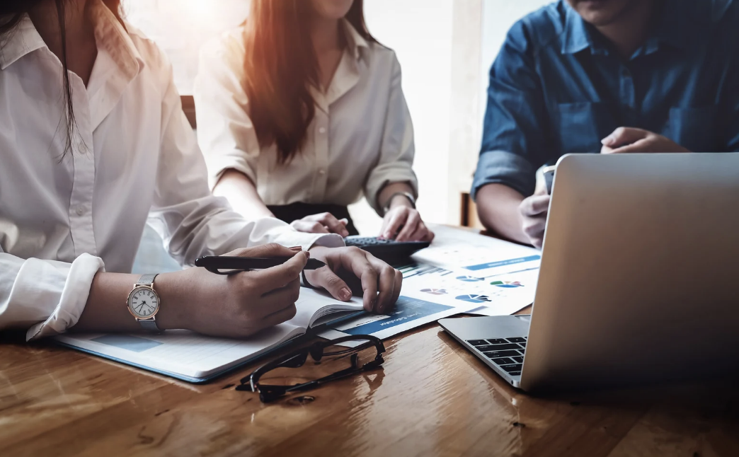 Selling to Major Accounts: A Strategic Approach