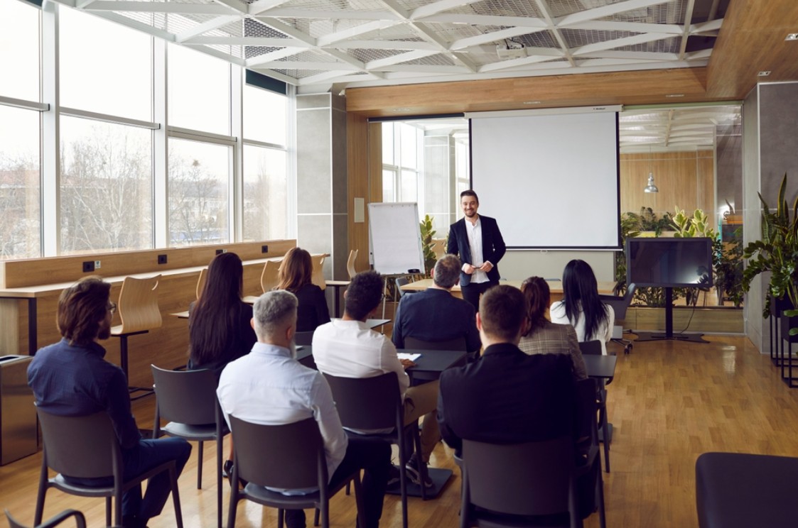 Establishing Yourself as an Influential Leader Course (Self-Paced)