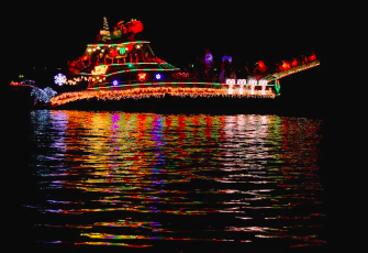 Alexandria: Annual Holiday Boat Parade of Lights and Fireworks at National Harbor!
