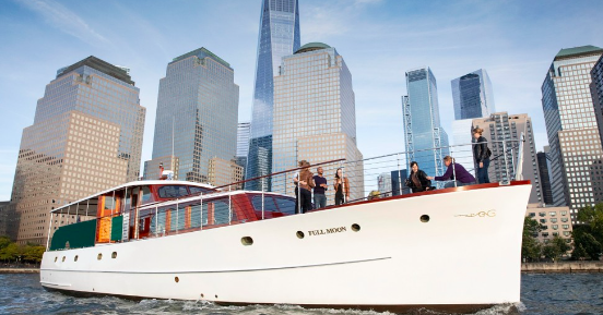 Statue and Skyline Cruise on Yacht Full Moon from Chelsea Piers