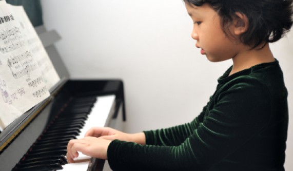Beginner Piano (Ages 6-8)