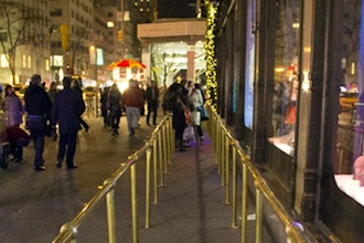 Photographing the Holidays Along 5th Ave