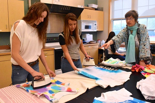 Paint a T-Shirt - Create Your Personal Style Clothing