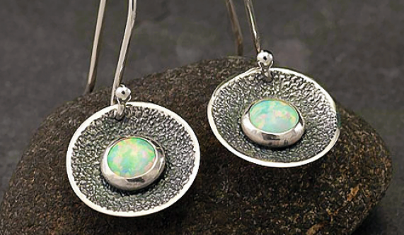 Jewelry: Earrings