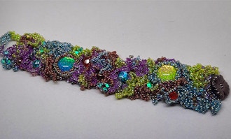 How to Choose the Right Needle for Bead Weaving & Seed Beads-Friday  Findings Tutorial 